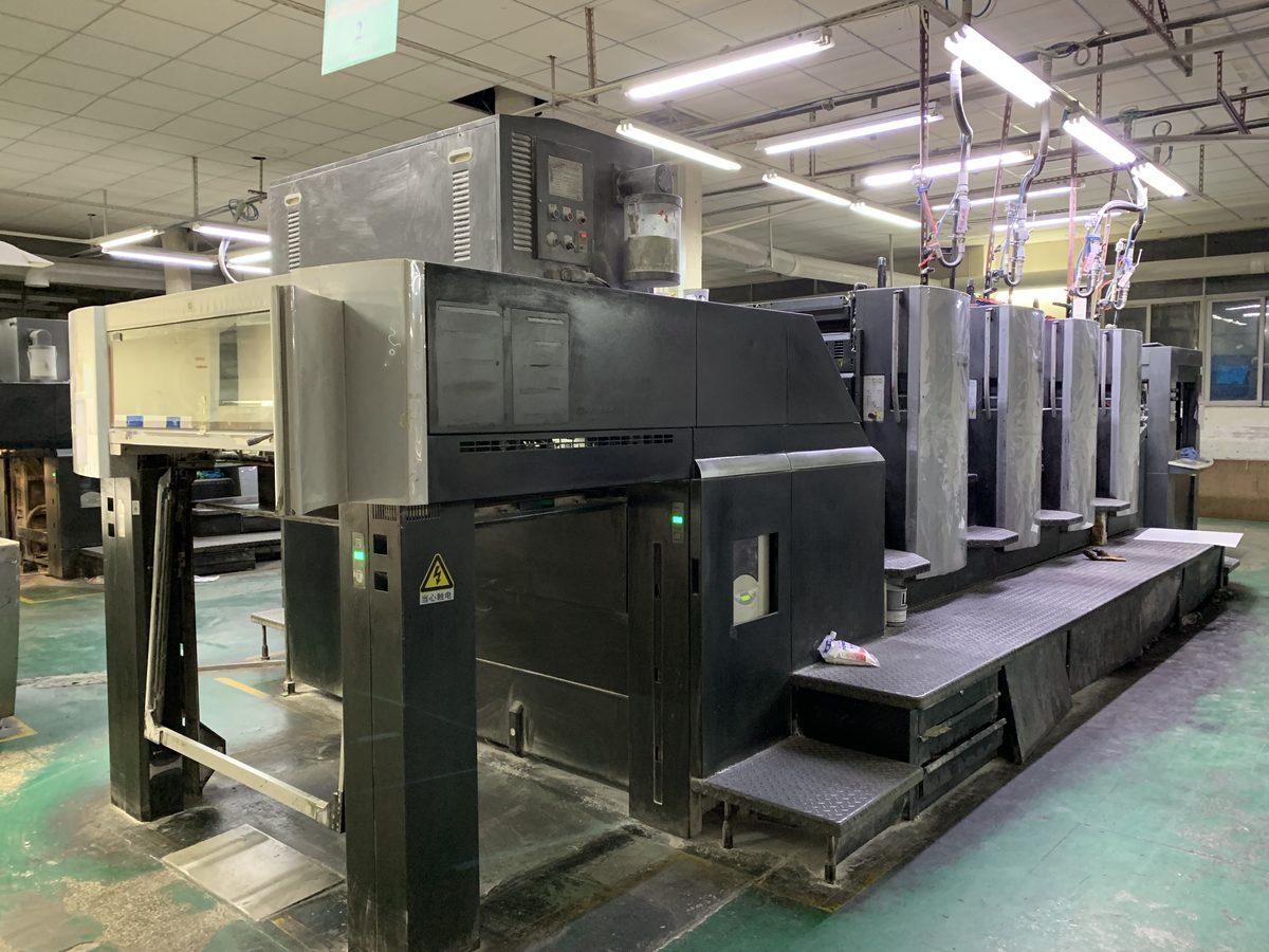 Heidelberg four-colour sheet-fed press on the production floor of our Bao’an plant